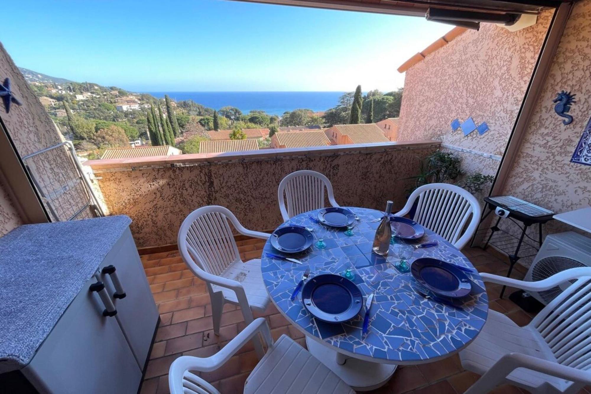 Duplex In Pramousquier - Sea View Apartment Le Lavandou Bagian luar foto